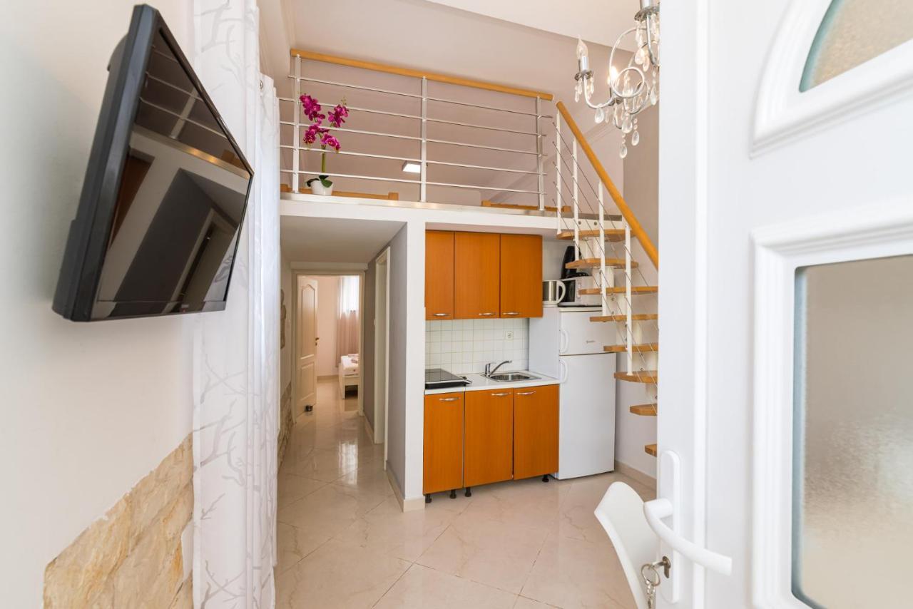 Apartment Silver