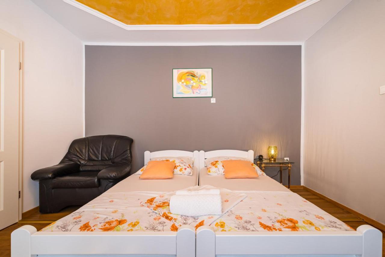 Apartment Silver *